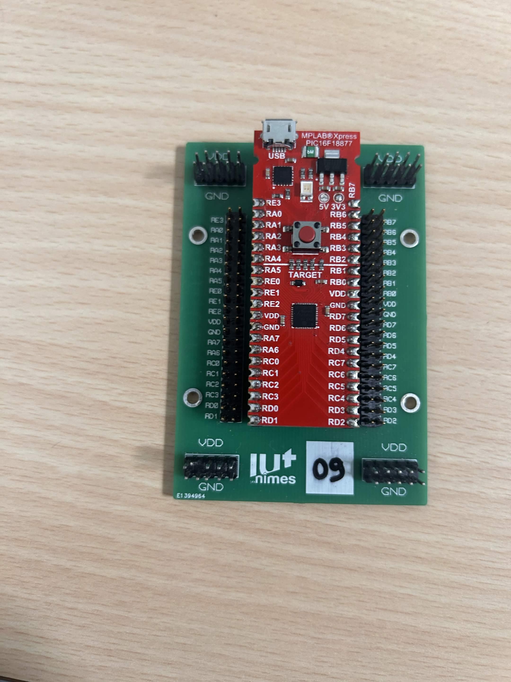 Carte microcontrôleur assemblée